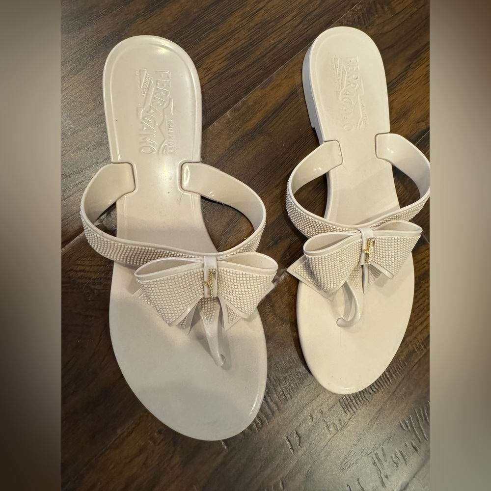 Salvatore Ferragamo Cream Sandals with Bow Detail